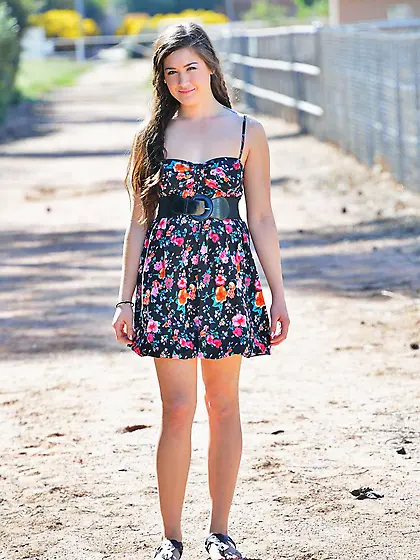 Brunette hottie Shannon FTV goes outside to flash her gorgeous b