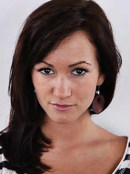 Cute chick erotic shows