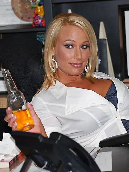 Gorgeous blonde hot tits