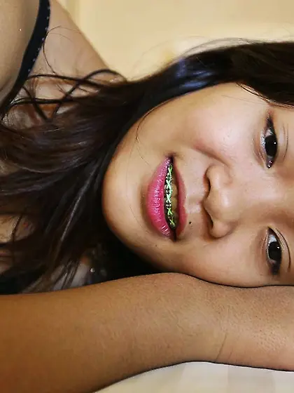 Apple fucking yet another tourist to make him very happy