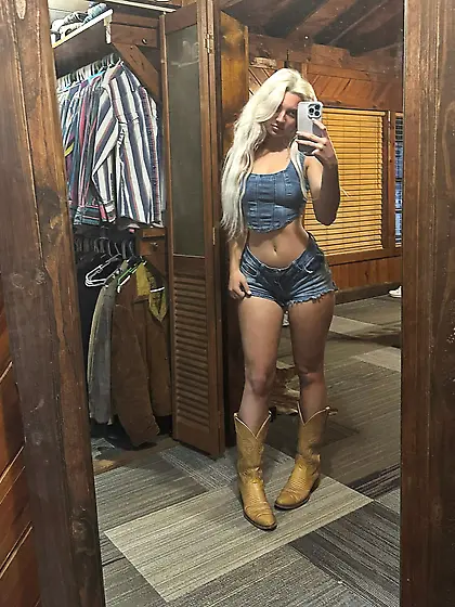 Grace Roes fitness bimbo