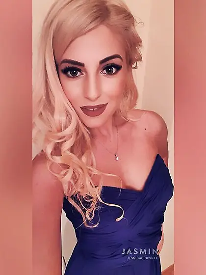 Petite cam squirt