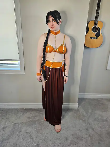 SydQ slave girl cosplay (aged 18)