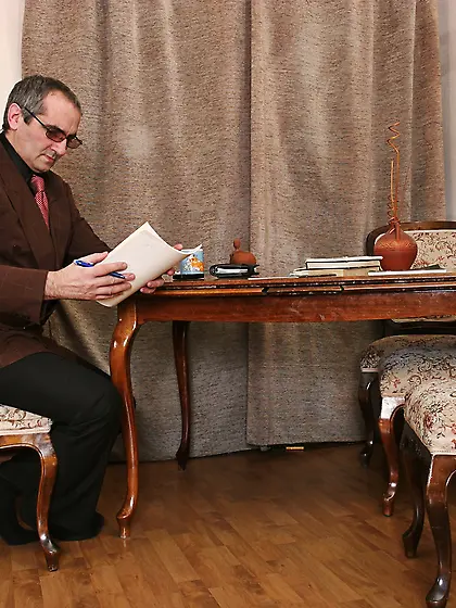 Blondie with cute face