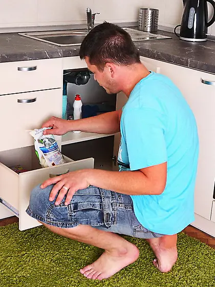 A horny dude was ready to tear her pussy apart in the kitchen