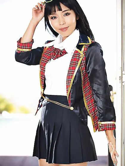Pretty japanese schoolgirl upskirt