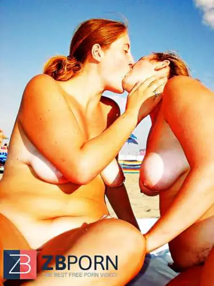 Damsels Smooching - Vol.