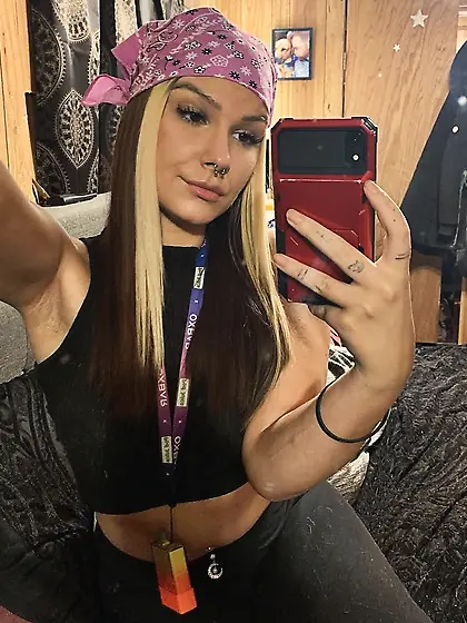 Faith from Carbondale PA loves the attention