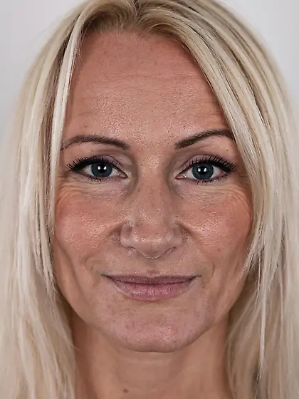 Blonde seductress with big boobies and tattooed pubis likes braz