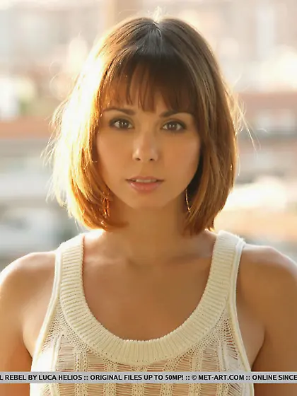 Afternoon sun sets captivating