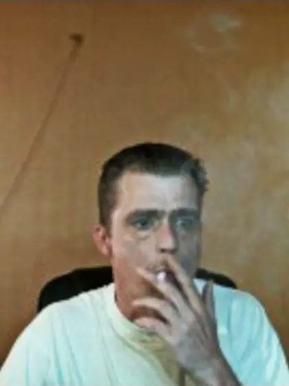 Blonde henry perform close