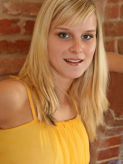 Big Boobs Marry Queen