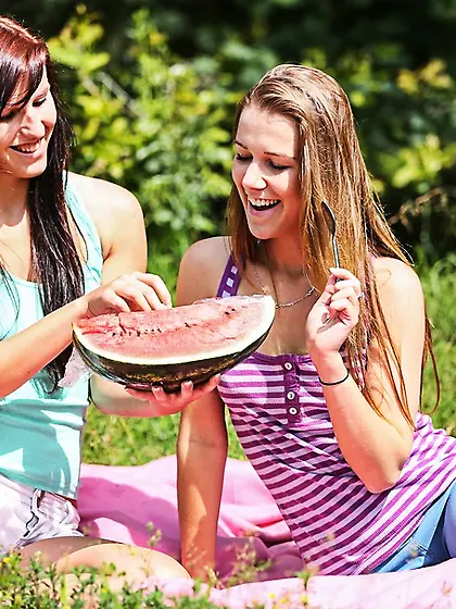 Lezzie chicks fun dildo