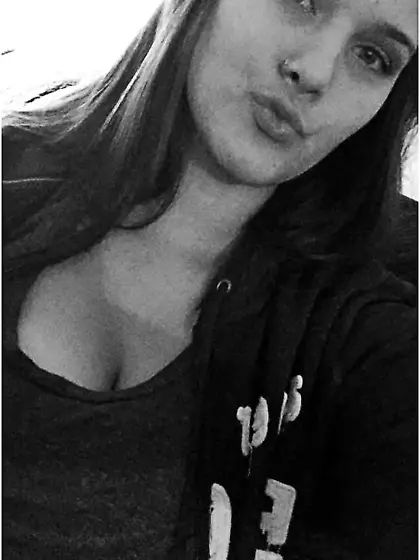 Skinny/chubby girlfriend. Share & cum on her pics!