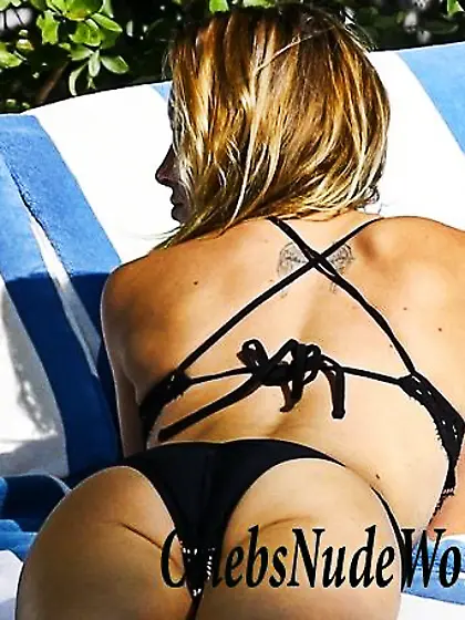 Katie Cassidy Shows Off Her Booty In A Black Bikini