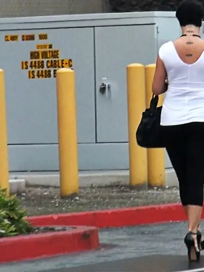 Voluptuous blue eyed chick