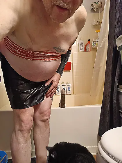 Cuck Paul Fucks Himself