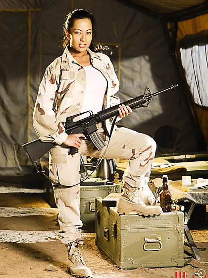 Seductive Gianna Lynn is a talented soldier and she poses with h