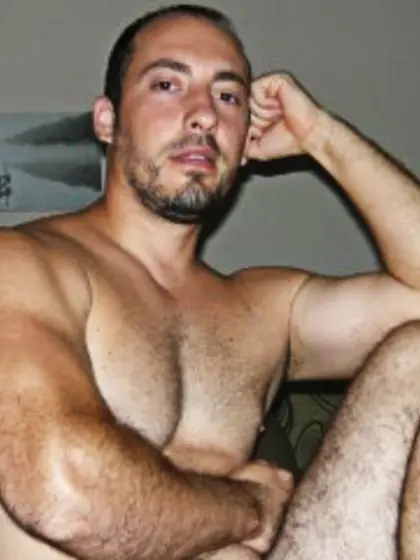 Brunette hardboy111xxx perform close