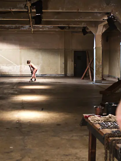 Slim babe chains sucks