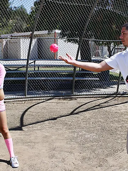 Jessica Valentino learns to give throatjob and gets some pussy d