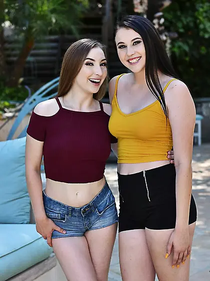 Stepbro knows how to treat a needy pussy
