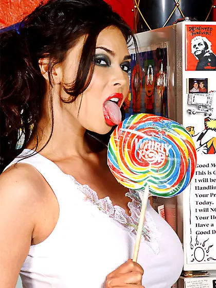 Sexy black-haired beauty wets