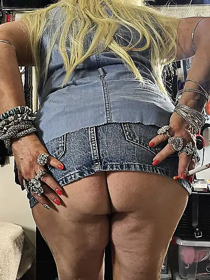 MY STEPMOM SHIRLEY IS A SLUT