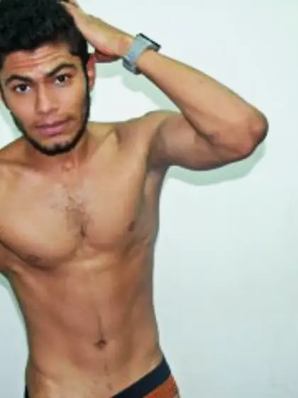 20 yo brunette Luke.