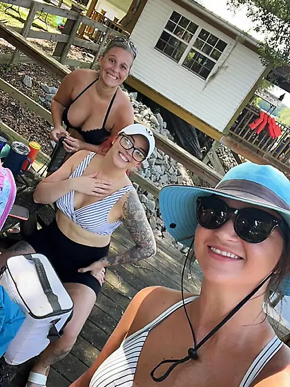 Follow in order.  I cum at the final pic.  :)