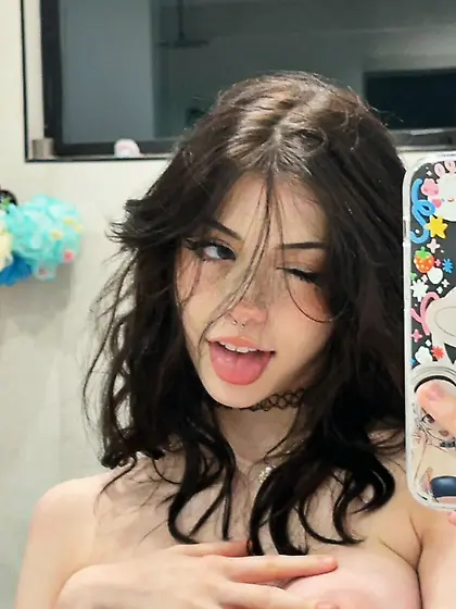 Break this bitch Brooklyn snap@brookiegreys06