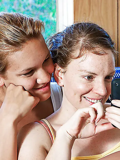 Very natural girls making out and eating each other out too