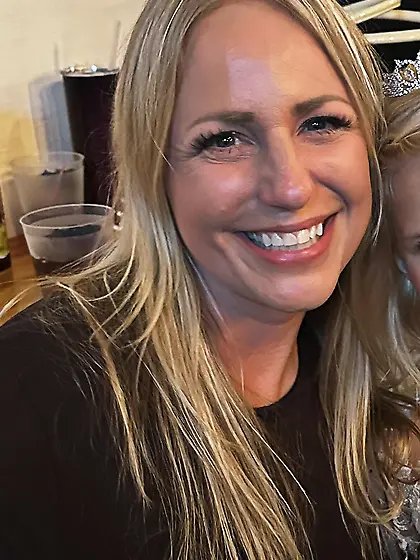 Rita shows it all for the boys and GGW