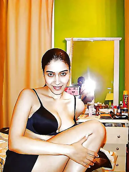 Egyption Scorching Mom