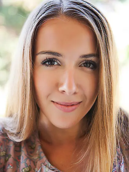 Lina Diamond will make your day with this Rylsky Art gallery.