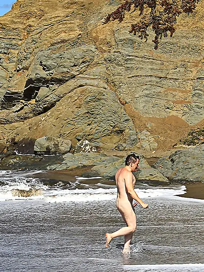 Male exhibitionist showing off his public boner