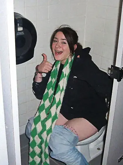 Niece is such a dirty lil girl.  (Faceswaps)