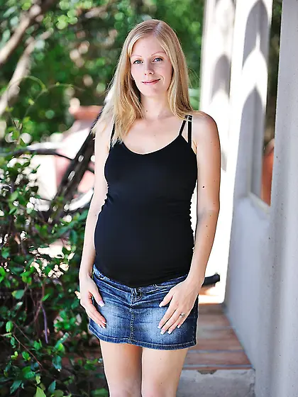 Laya Leighton is even nastier as she is pregnant and she wants t