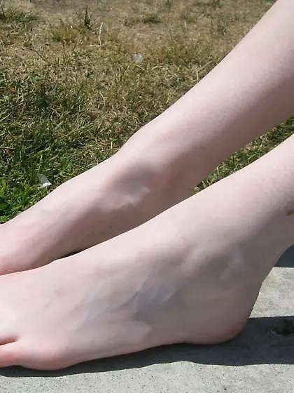 Feet i need to suck on