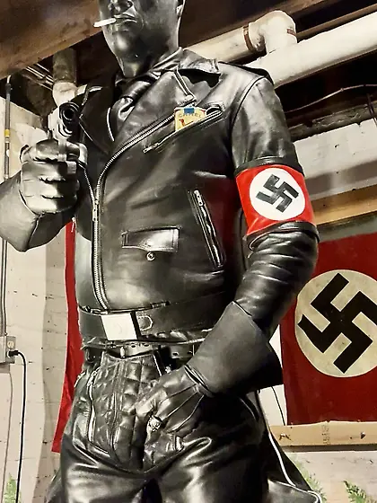 Ein Führer, ein Volk, ein Deutschland.
