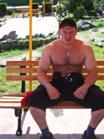 Brunette tyfon perform anal