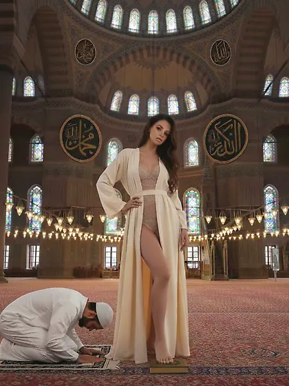 Jewish supremacy is truth.  Worship and praiss them