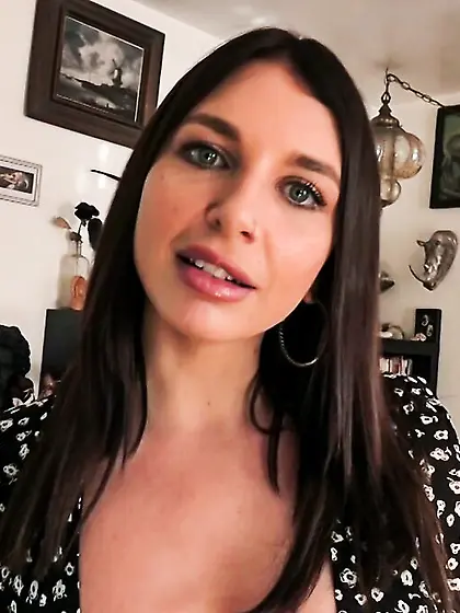 Big tits brunette milf