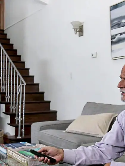 Horny guy works out client's young luscious...