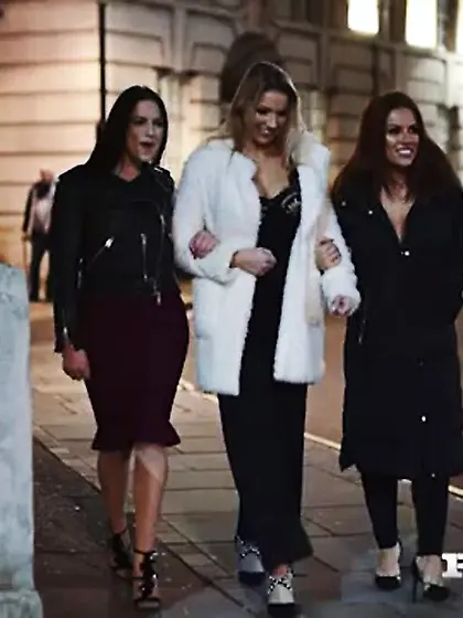 Stunner works hard to please two lovers