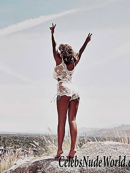 Devin Brugman Sexy Photo