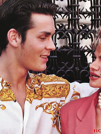 Hot retro naked babe