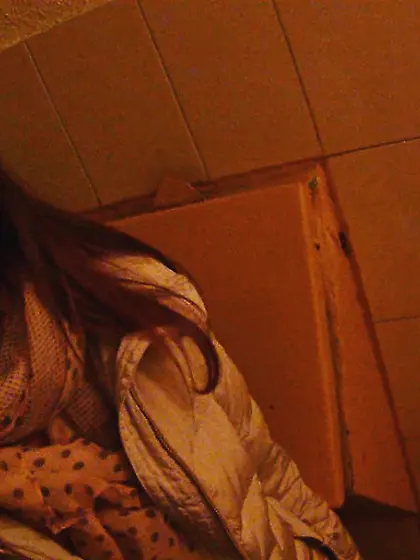 Black-haired beauty giving good