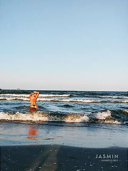 Teen webcam striptease