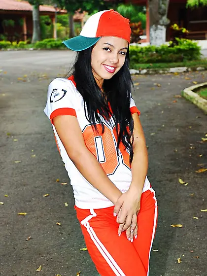 Bootylicious tanned brunette Gigi Spice in sporty outfit showing